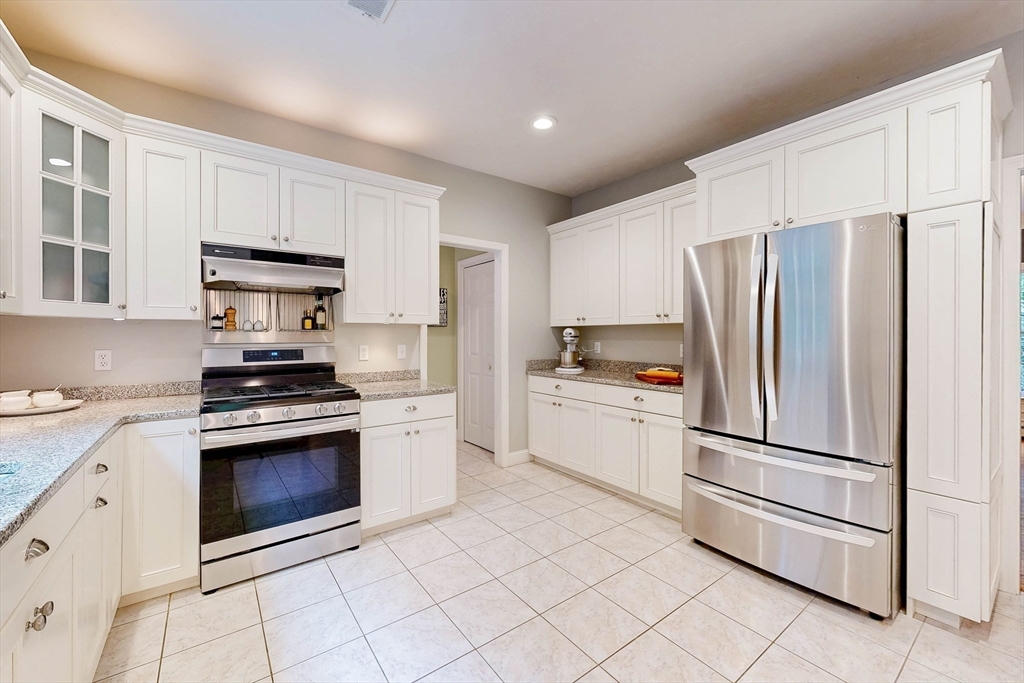 18 Birch Ln
