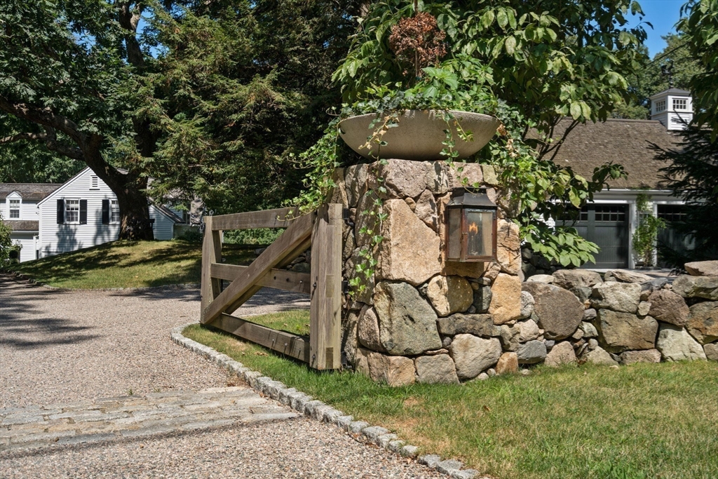 157 Centre St