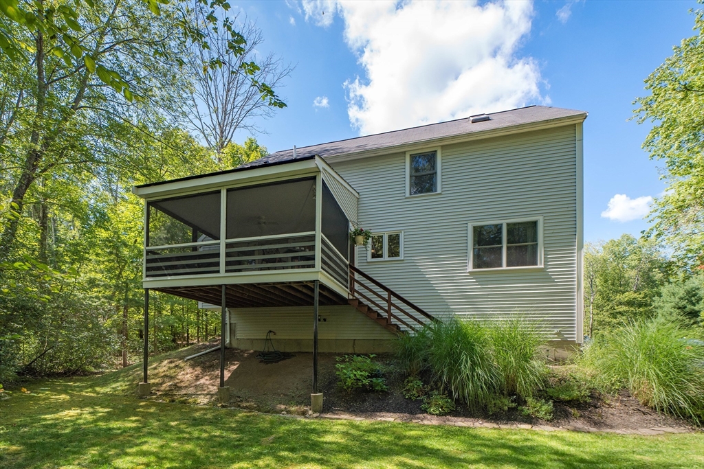 15 Ridge St