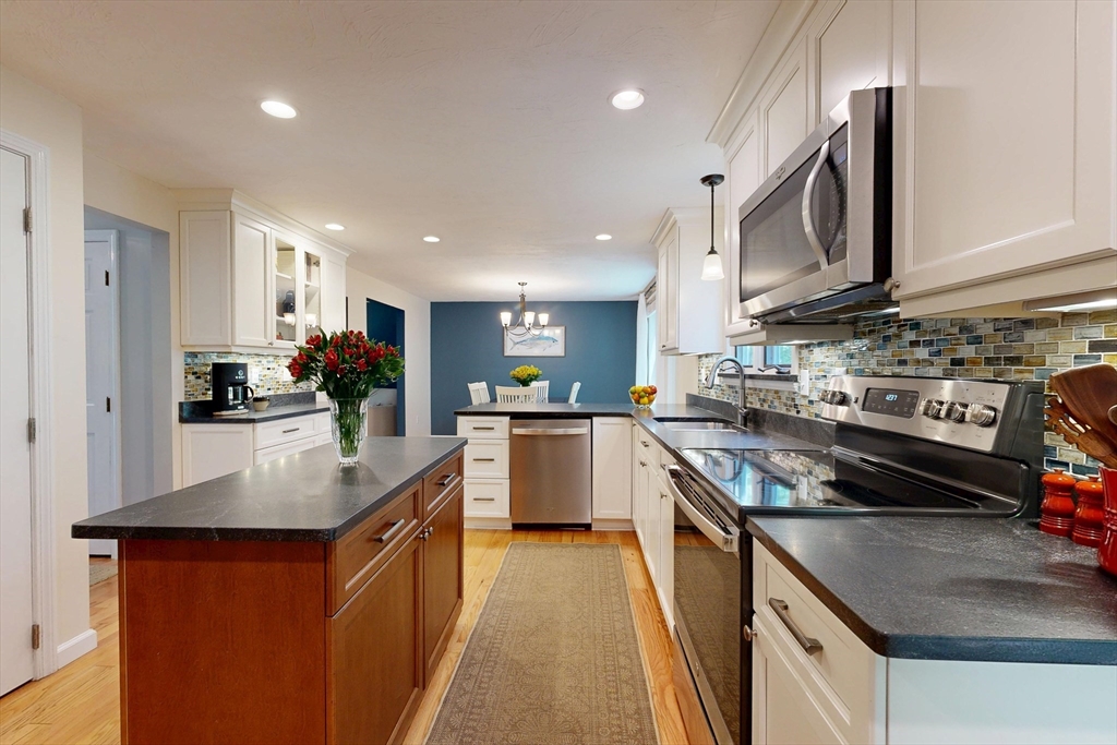 15 Ridge St