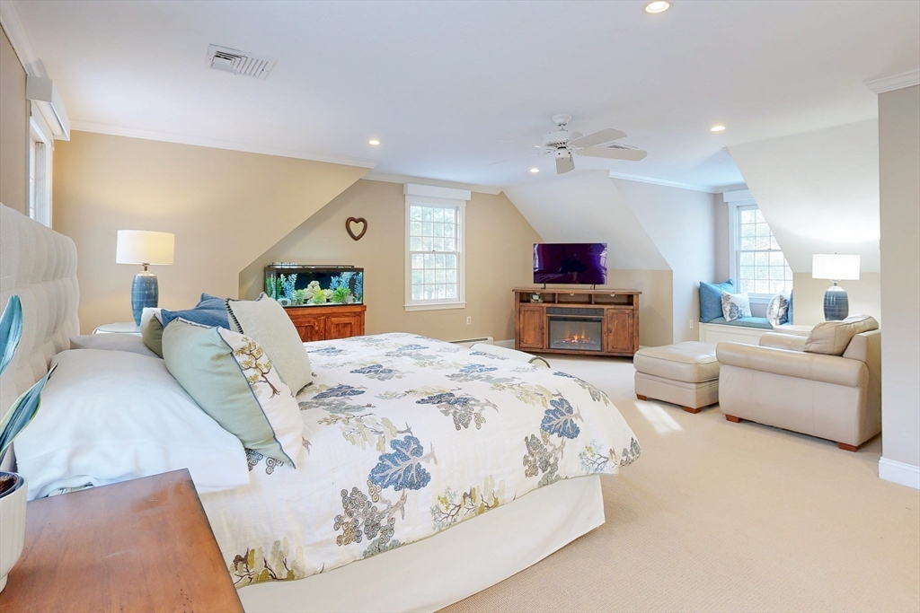 1 Chestnut Ln