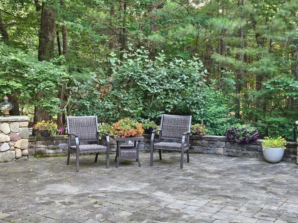 1 Chestnut Ln