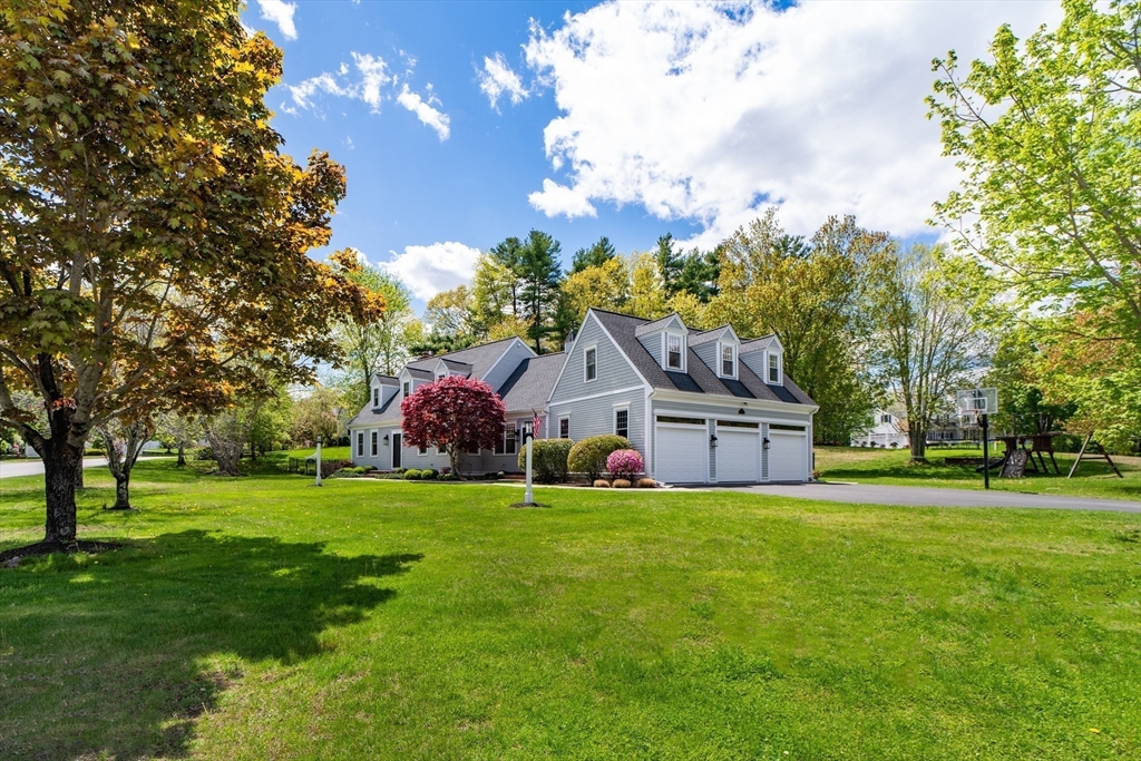 15 Loeffler Ln