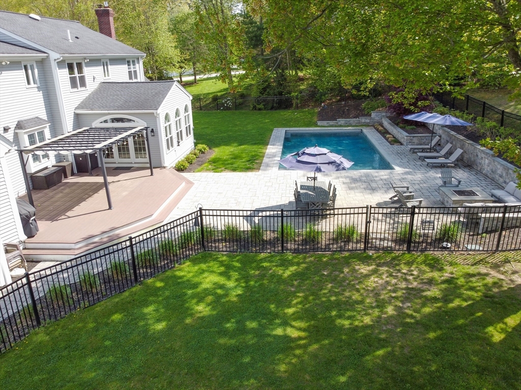 15 Loeffler Ln