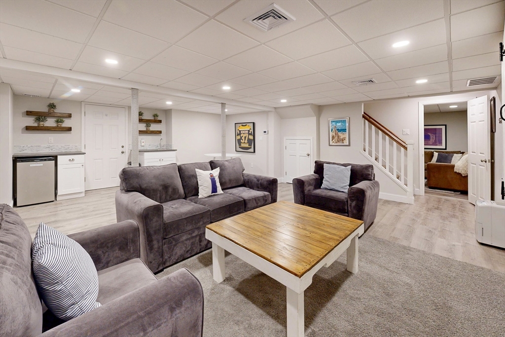 15 Loeffler Ln