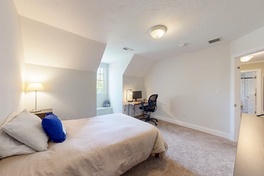 15 Loeffler Ln