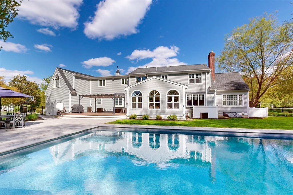 15 Loeffler Ln