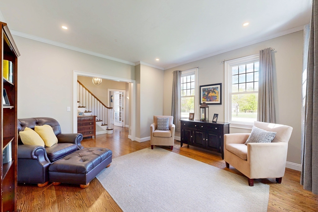 15 Loeffler Ln