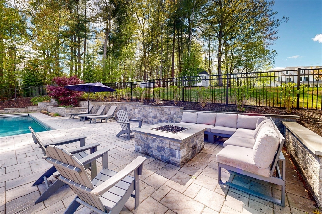 15 Loeffler Ln