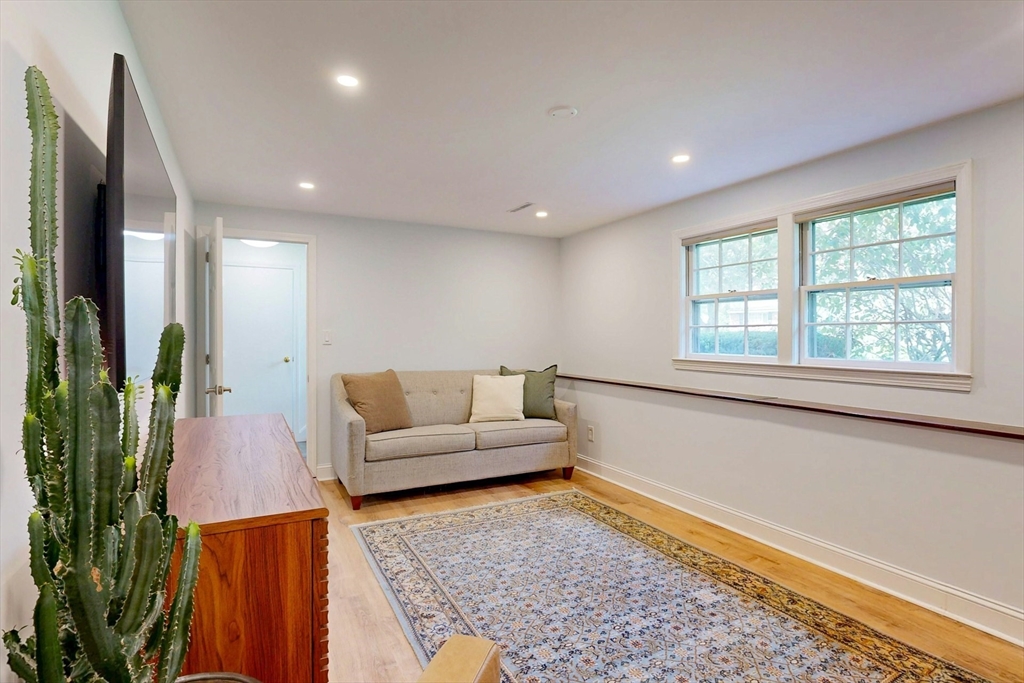 18 Emerson Rd