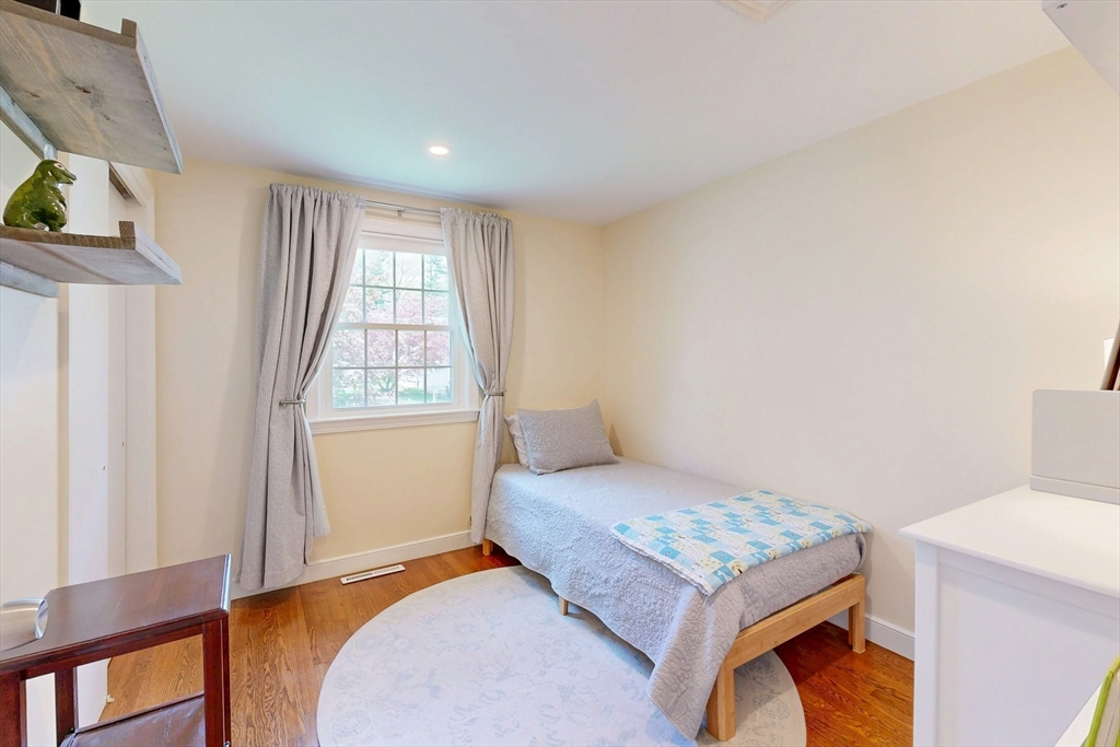 18 Emerson Rd