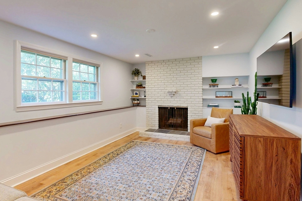 18 Emerson Rd
