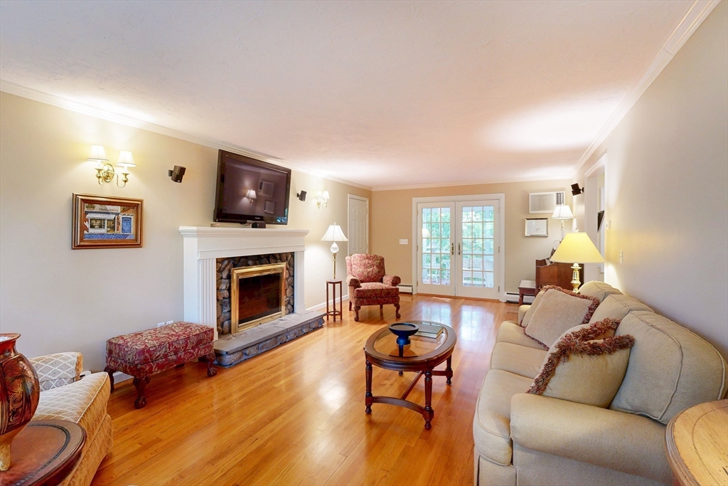 13 Garry Dr