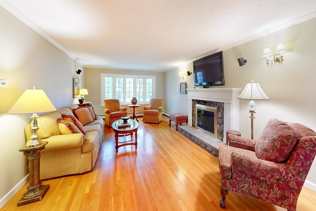 13 Garry Dr