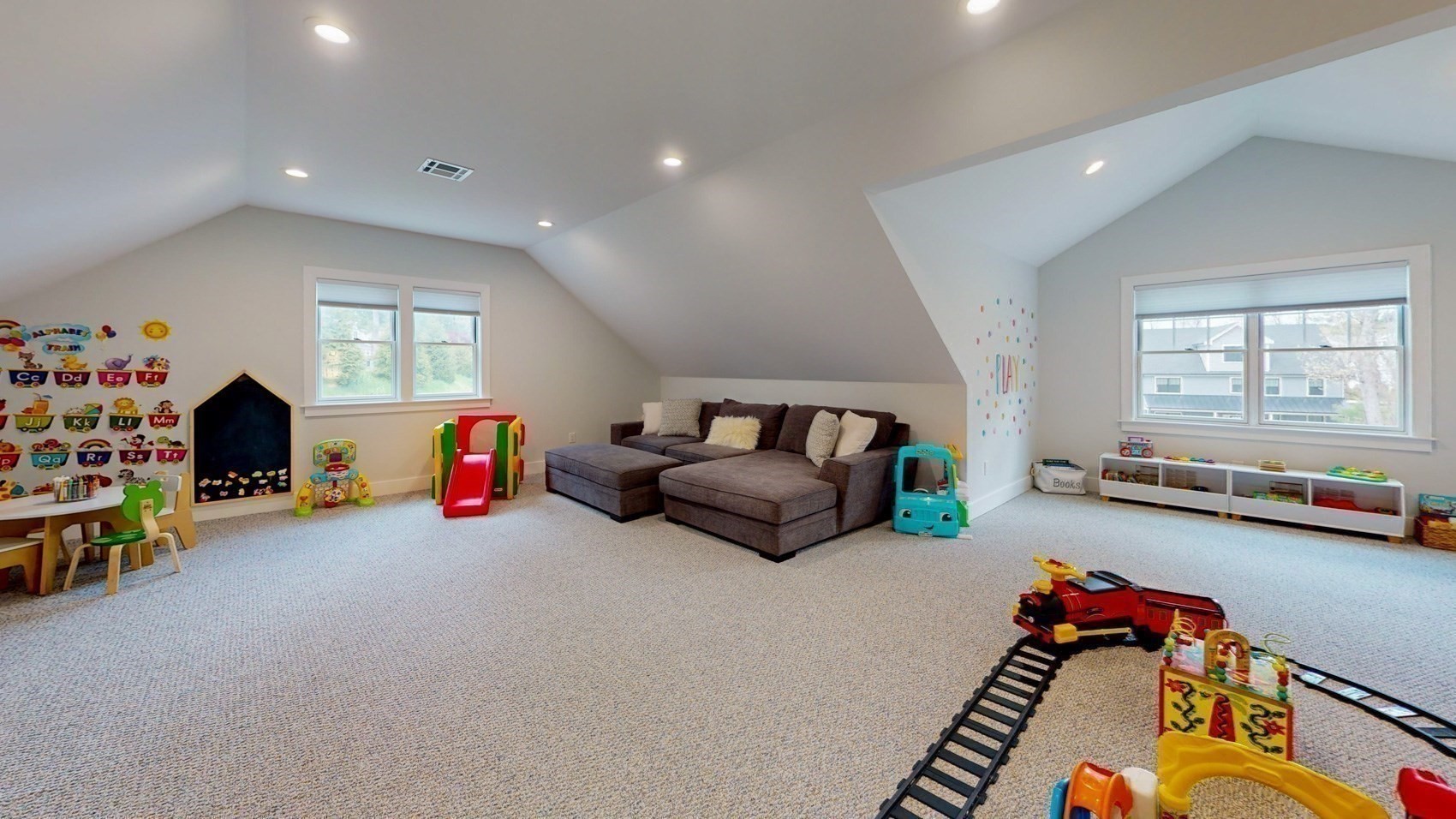 4 Lincoln Ct