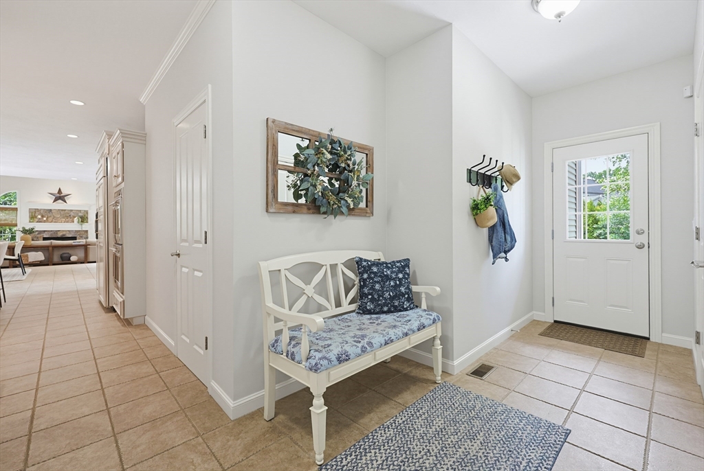 10 Weston Ave