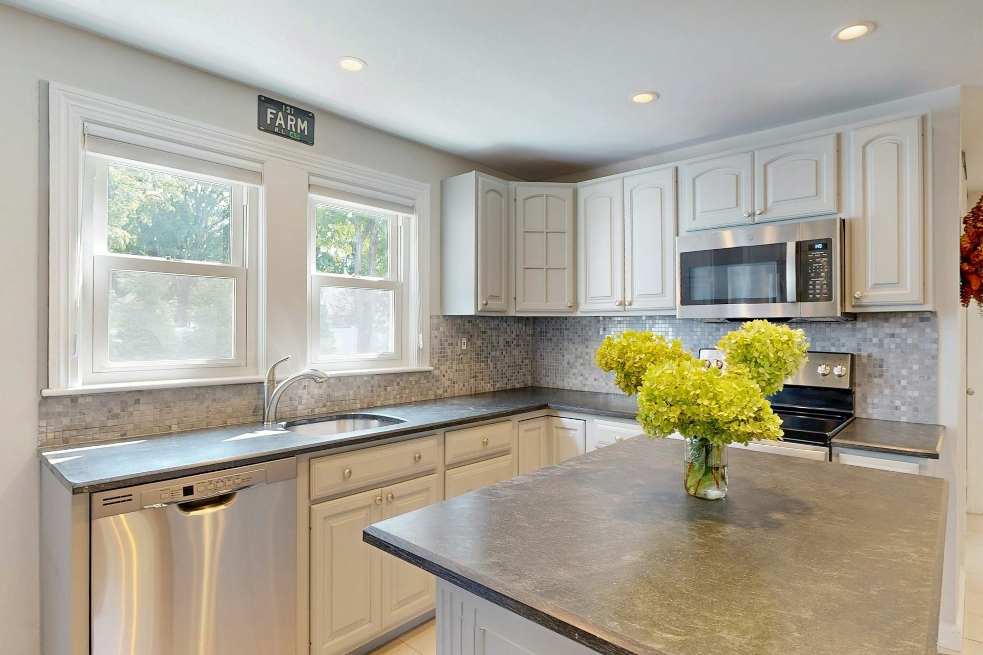3 Remsen Ave