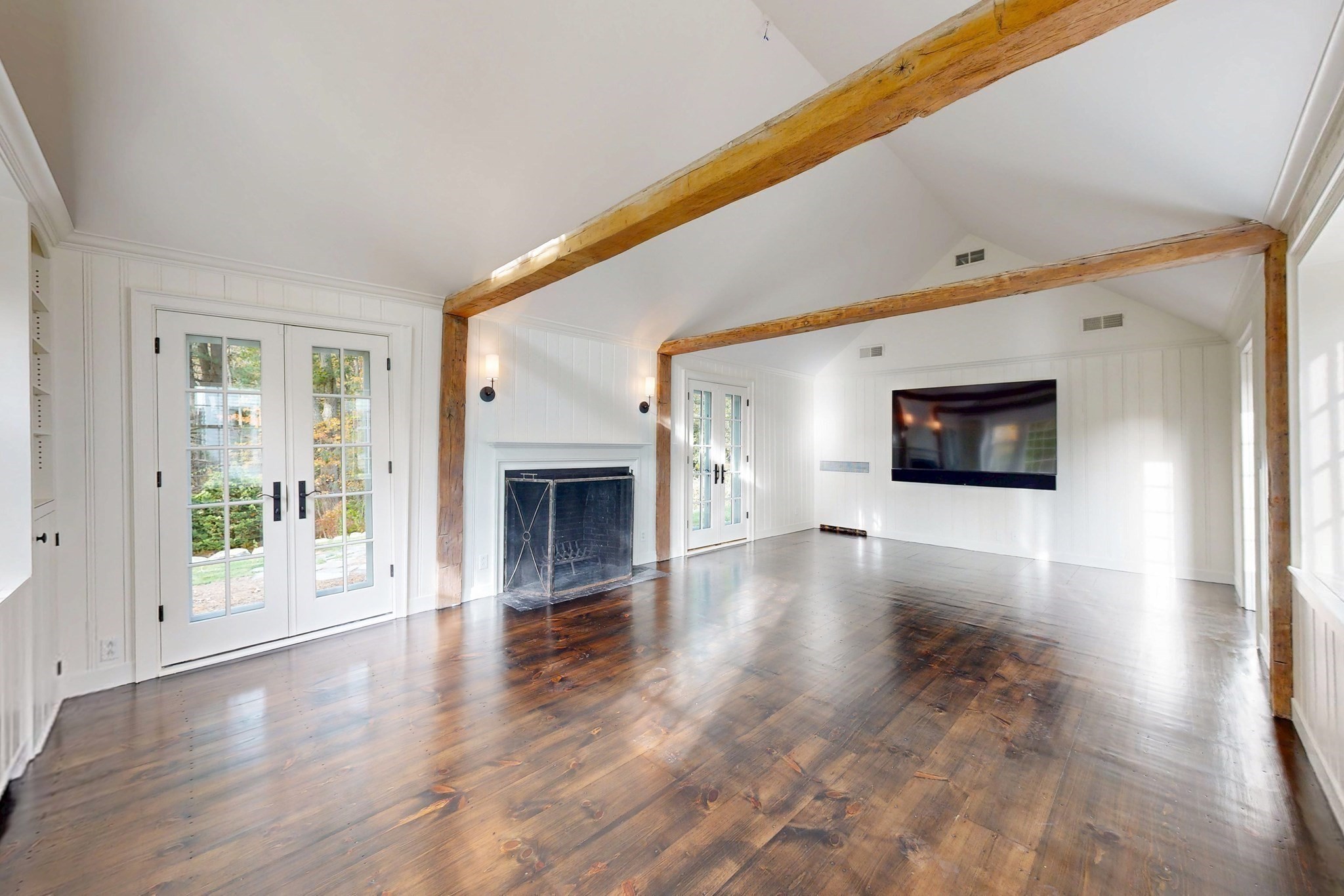 157 Centre St