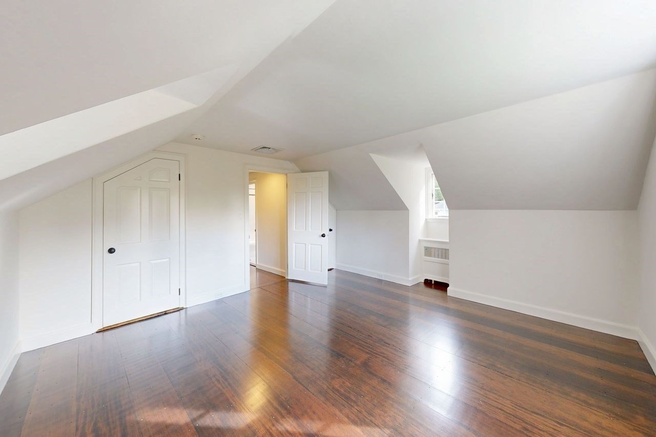 157 Centre St