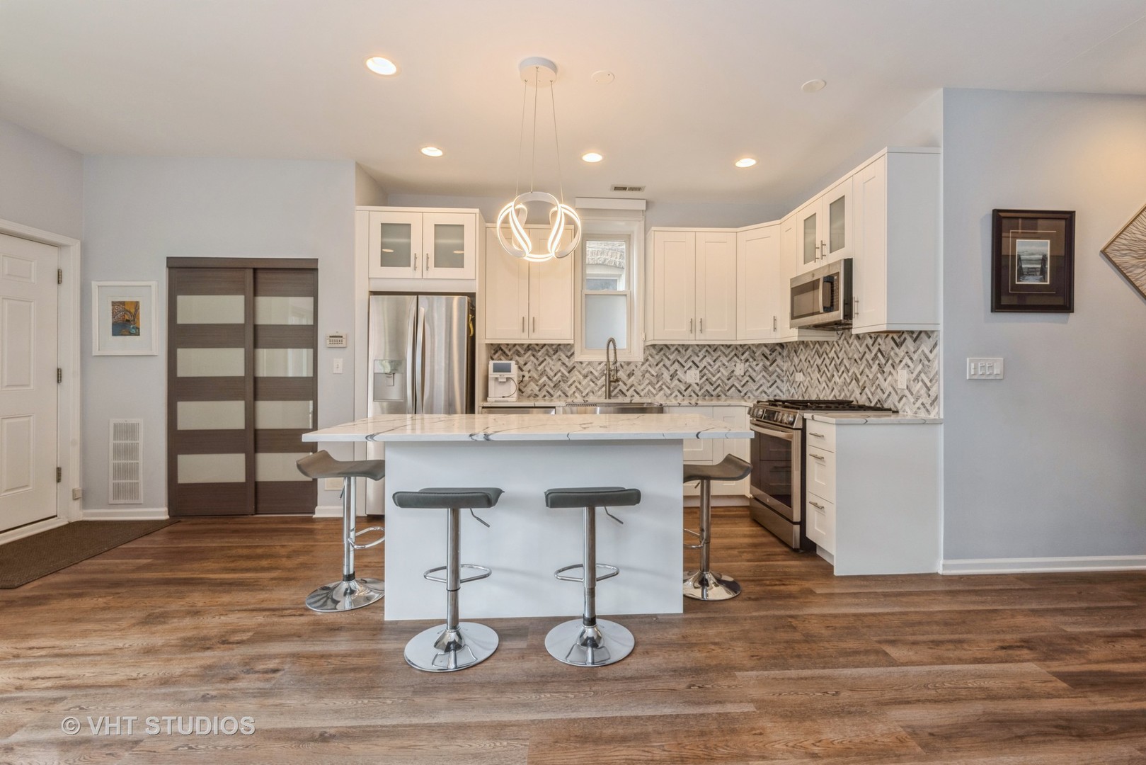 2237 W MEDILL Avenue Unit: 2