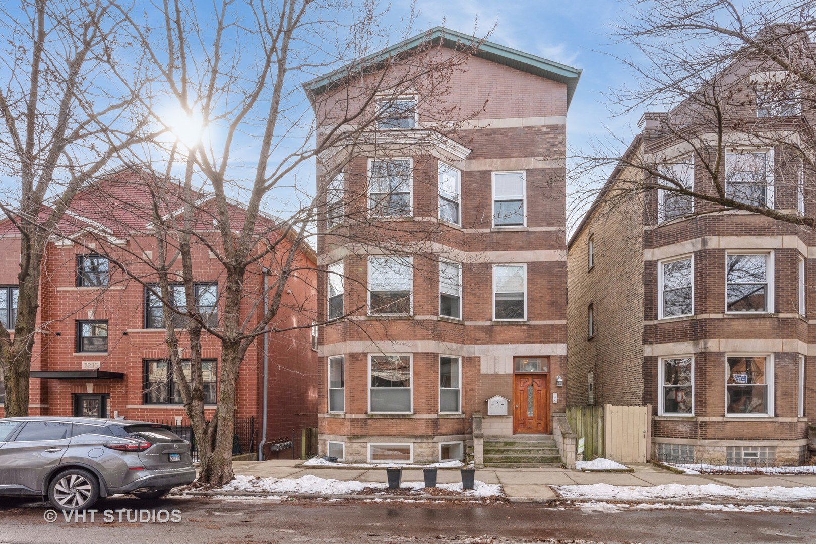 2237 W MEDILL Avenue Unit: 2