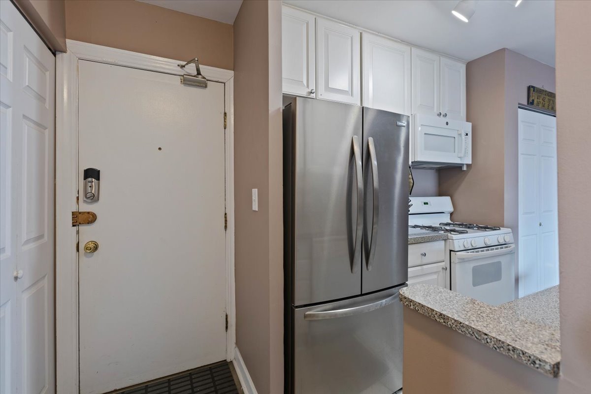 900 W Fullerton Avenue Unit: 5B