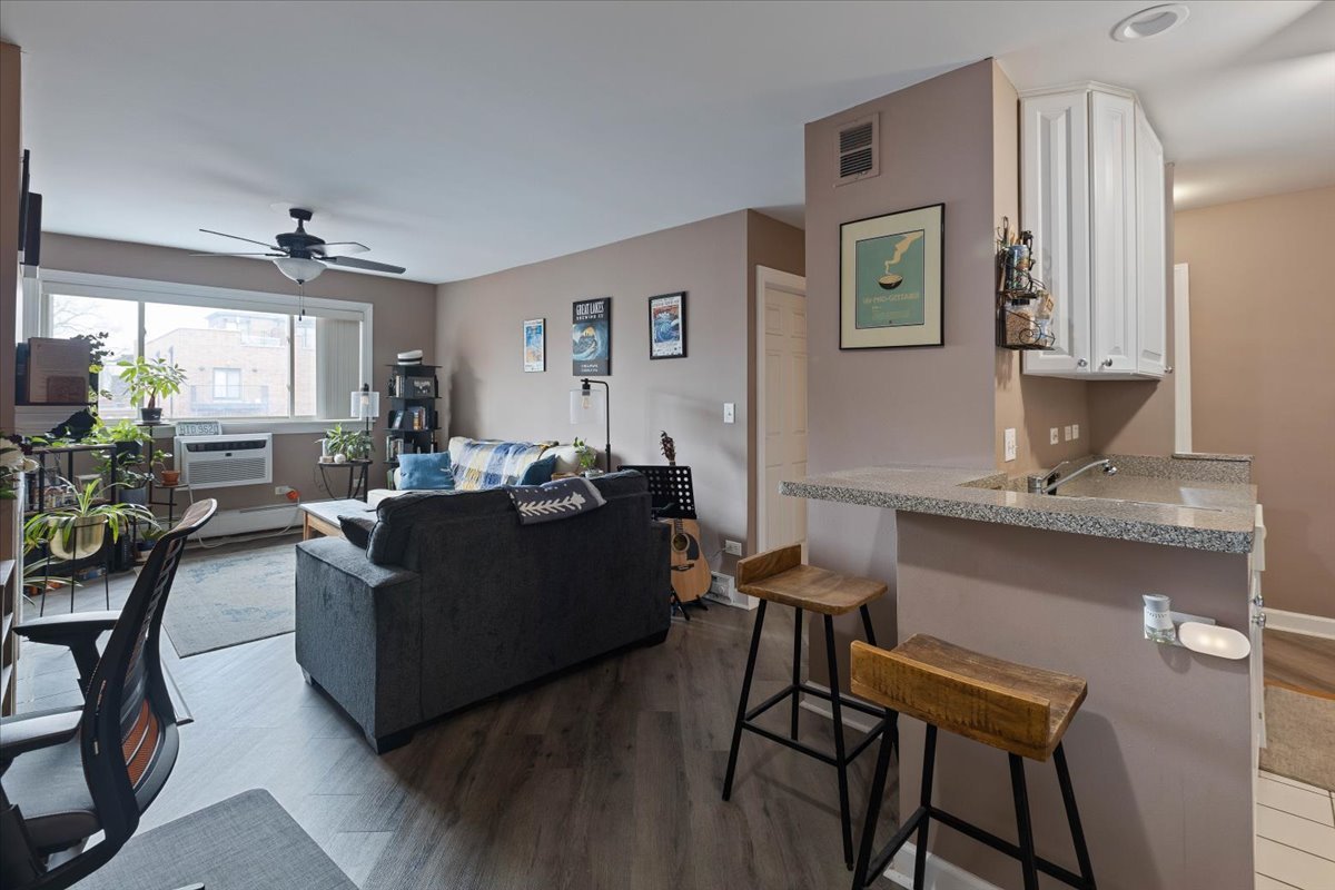 900 W Fullerton Avenue Unit: 5B