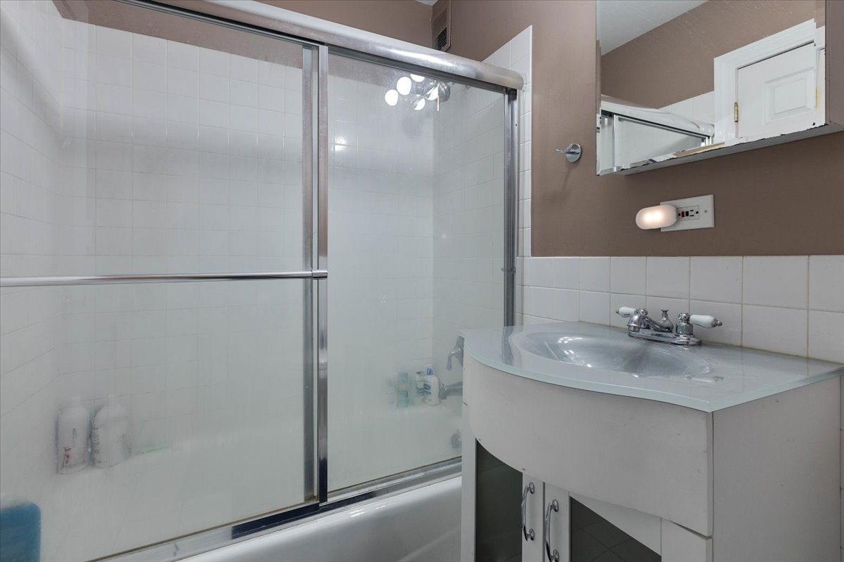 900 W Fullerton Avenue Unit: 5B