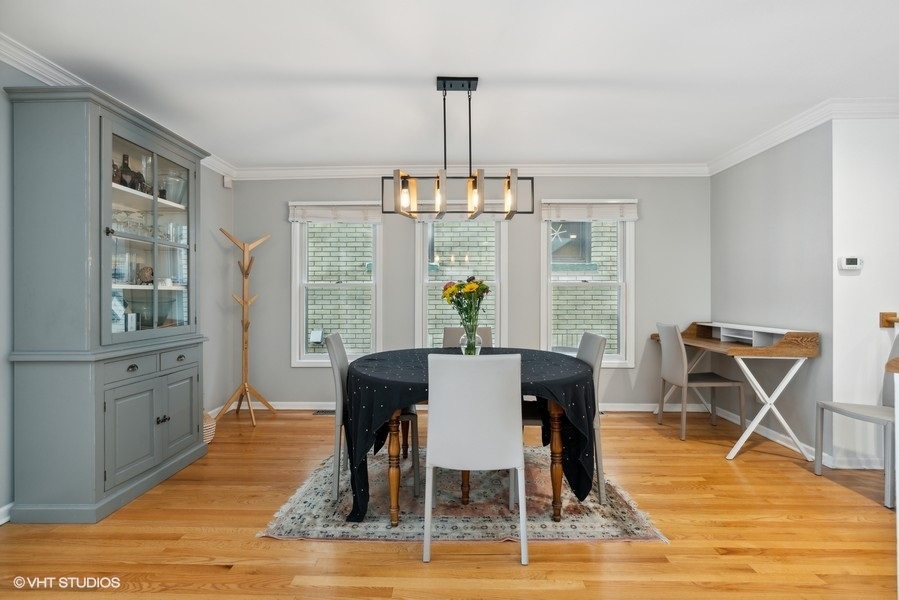 2306 N Greenview Avenue