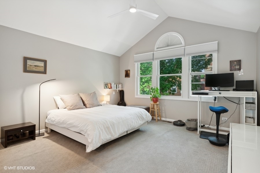 2306 N Greenview Avenue