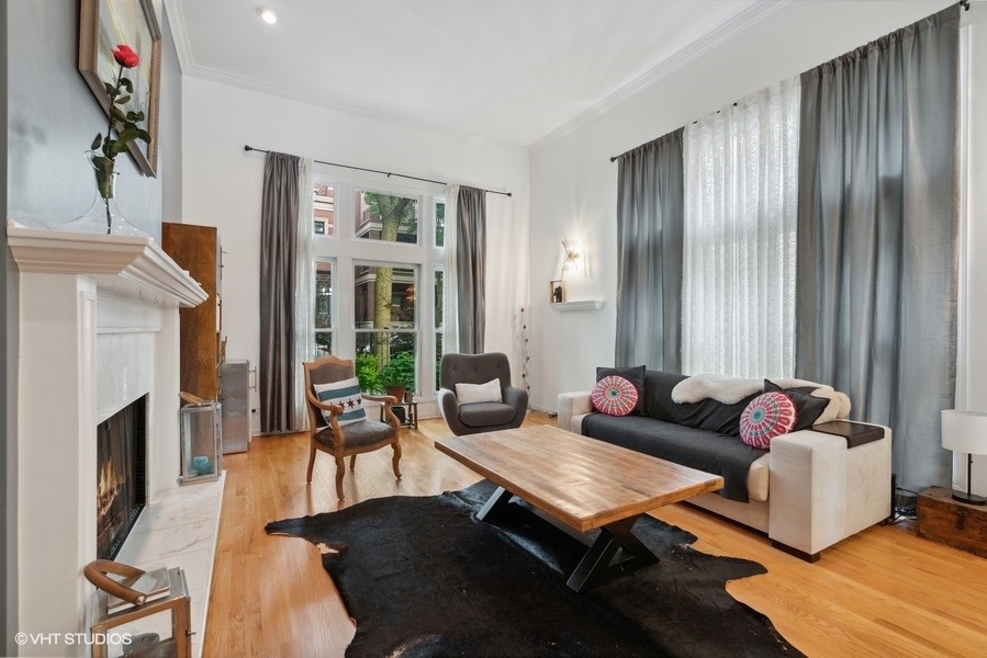 2306 N Greenview Avenue