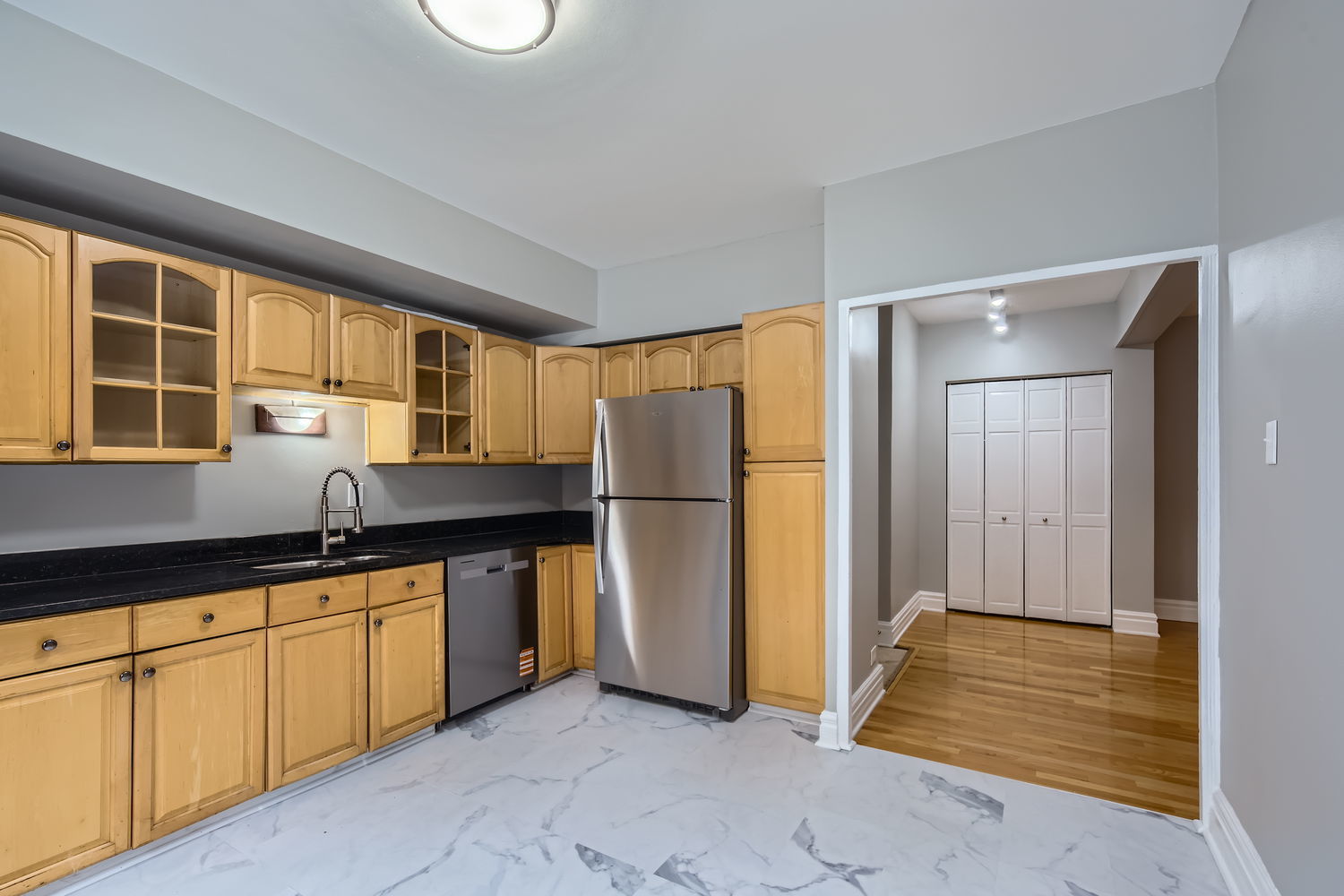 5052 N Marine Drive Unit: D1