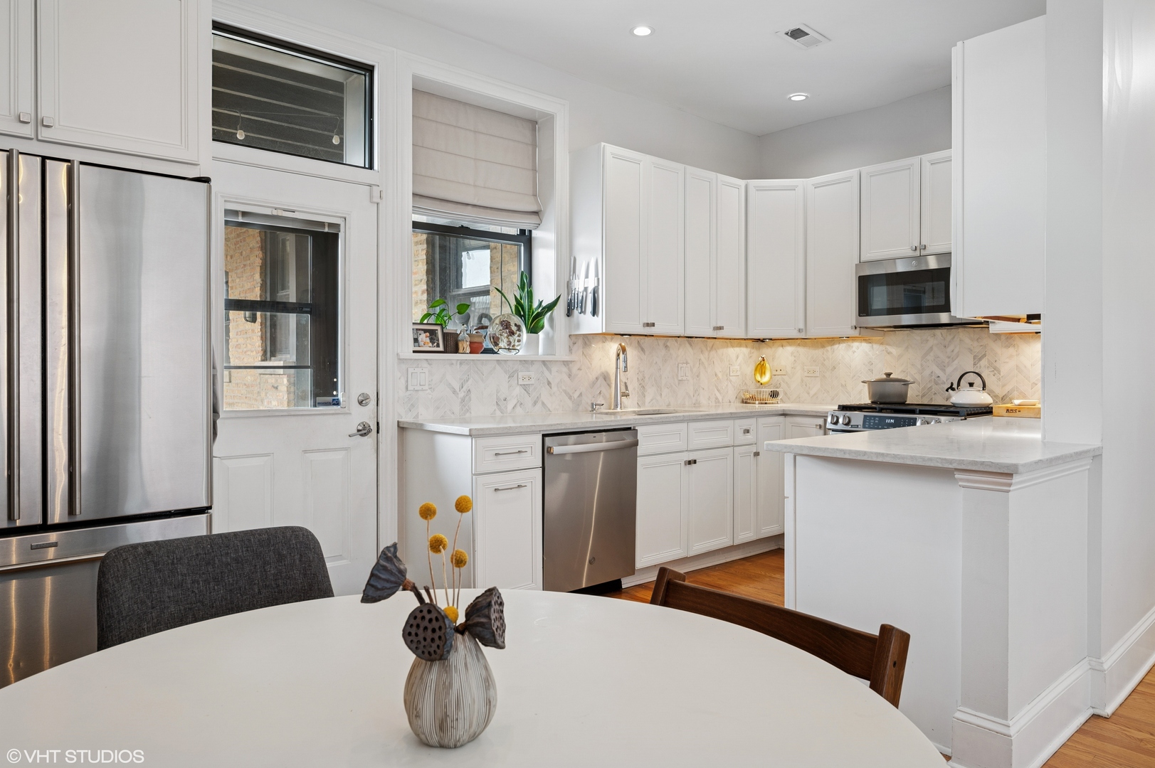 733 W Waveland Avenue Unit: 1