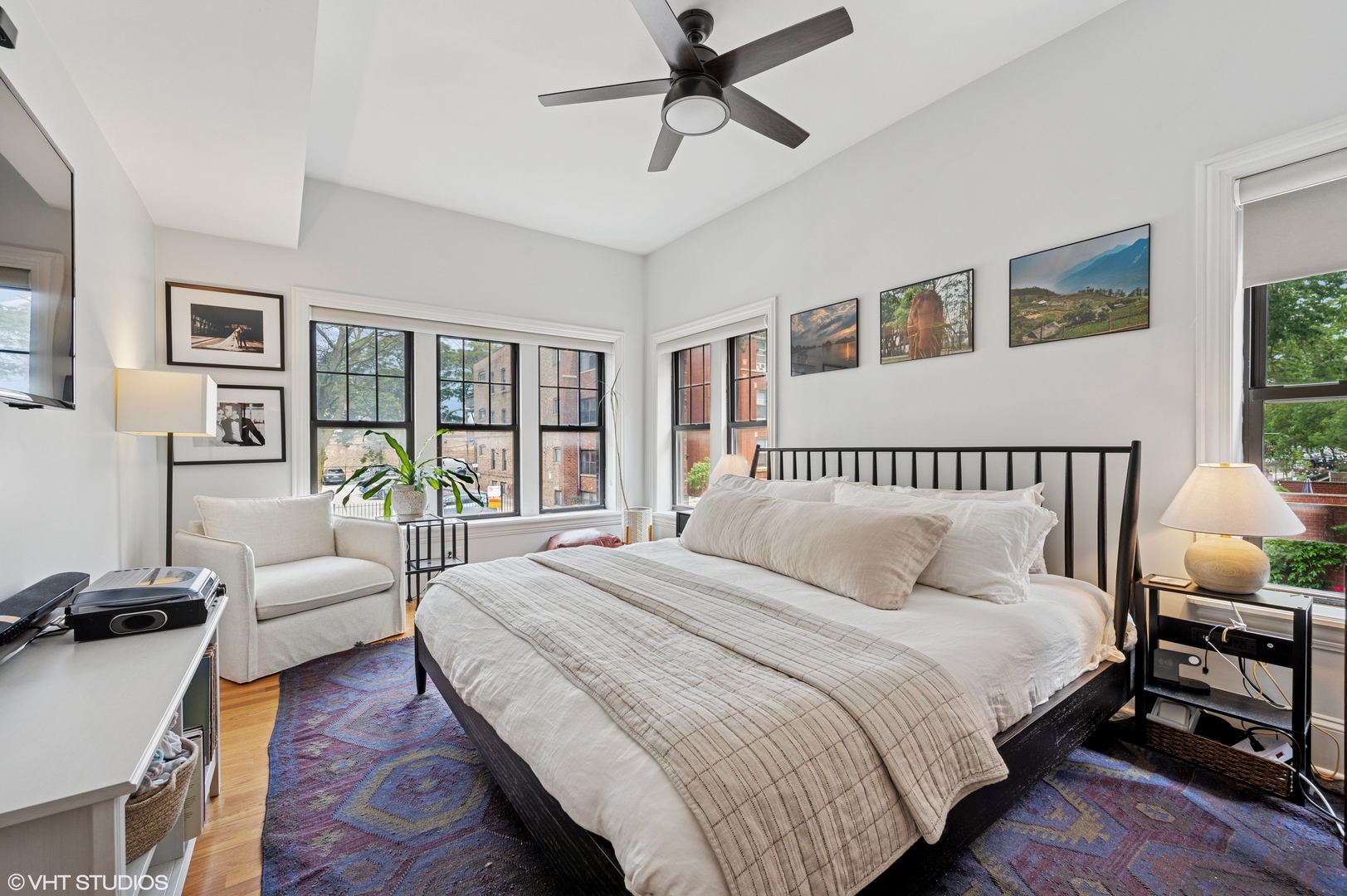 733 W Waveland Avenue Unit: 1