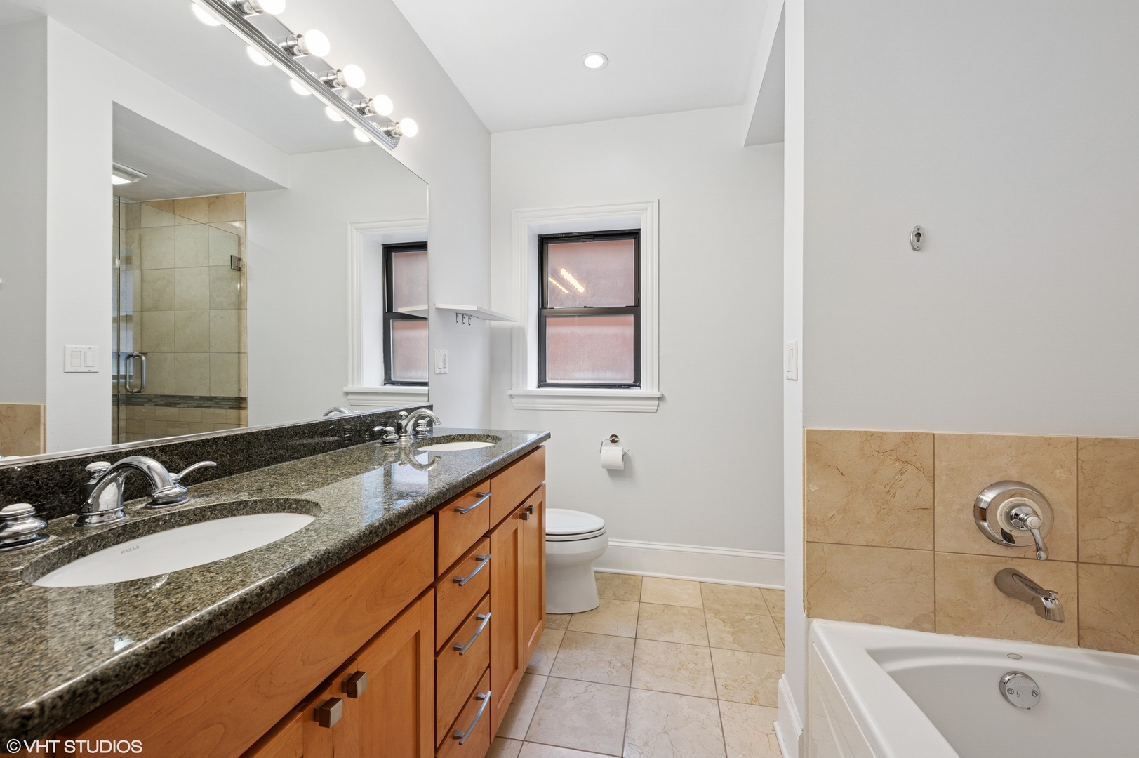 733 W Waveland Avenue Unit: 1
