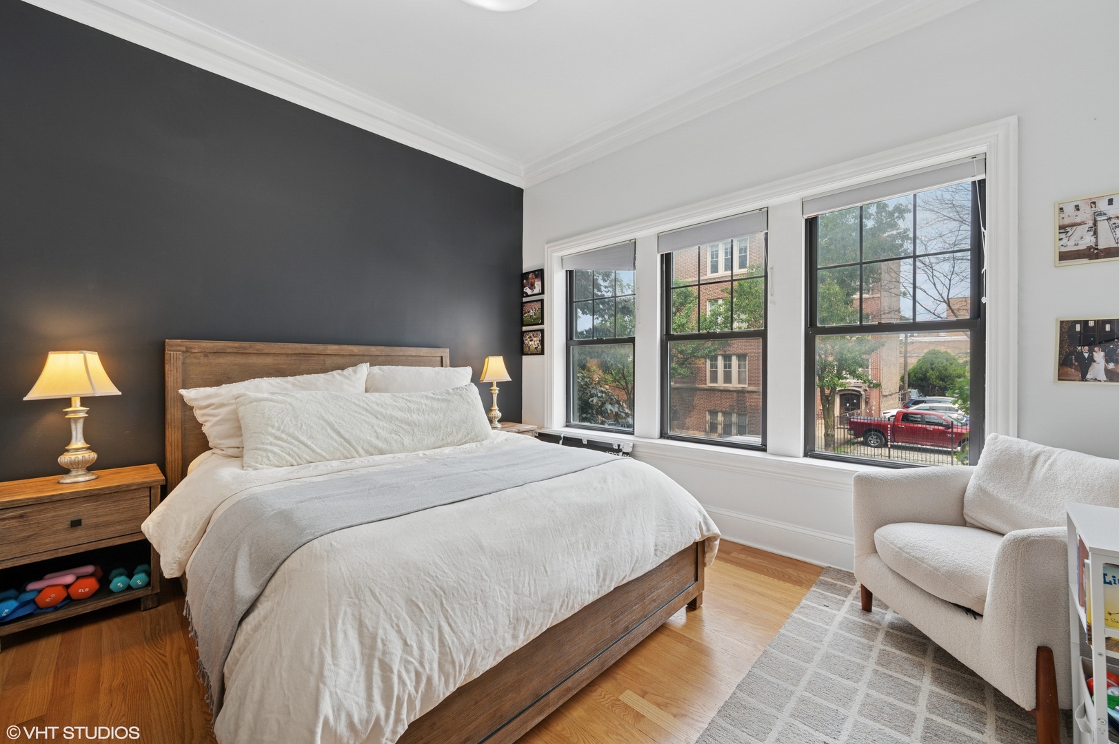 733 W Waveland Avenue Unit: 1