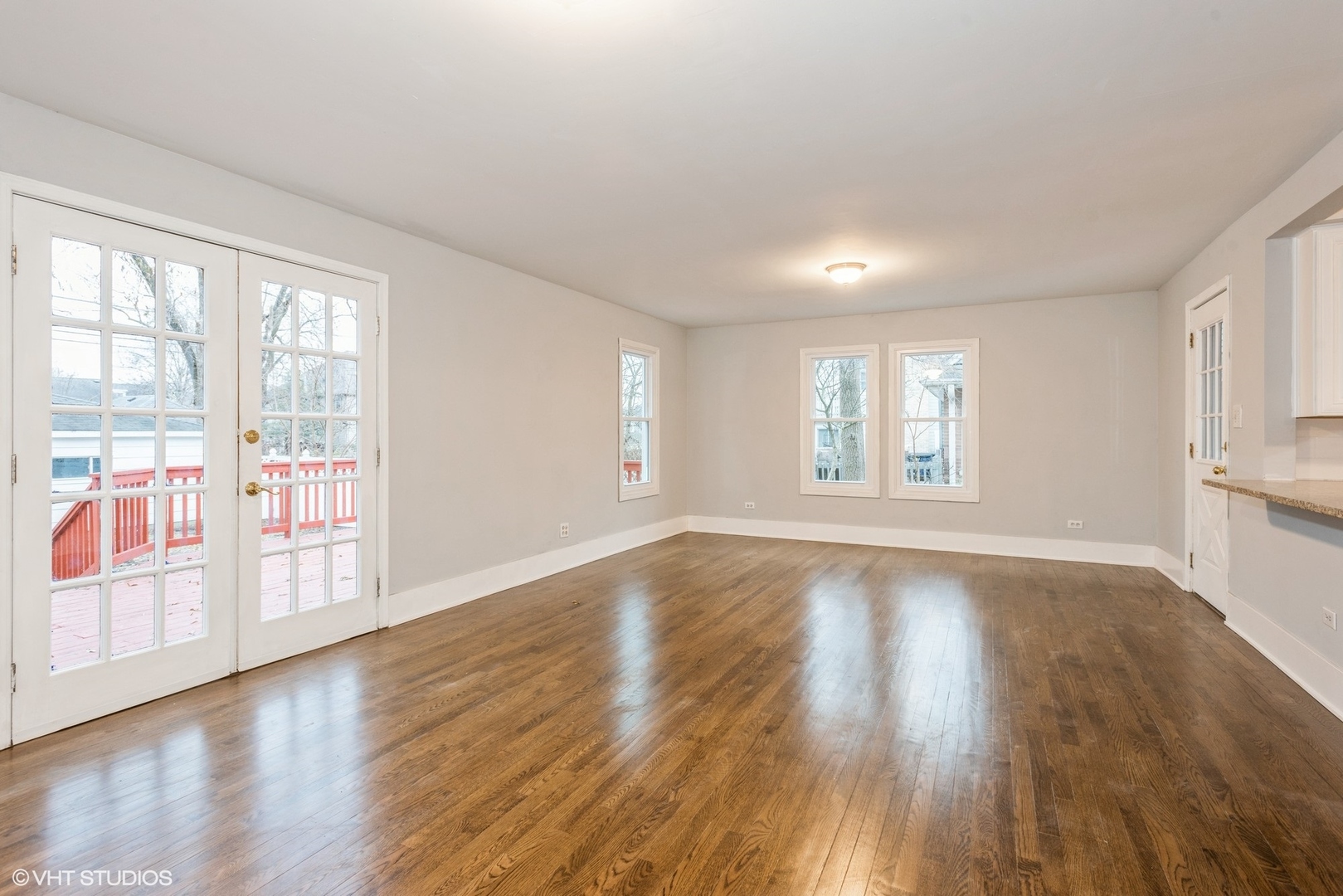 261 N Evergreen Avenue