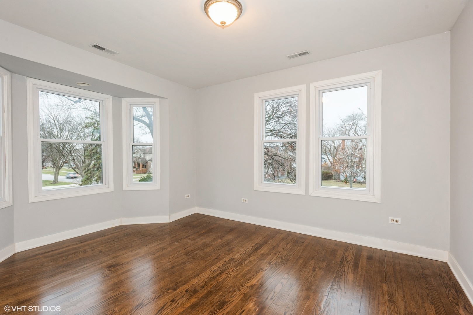 261 N Evergreen Avenue