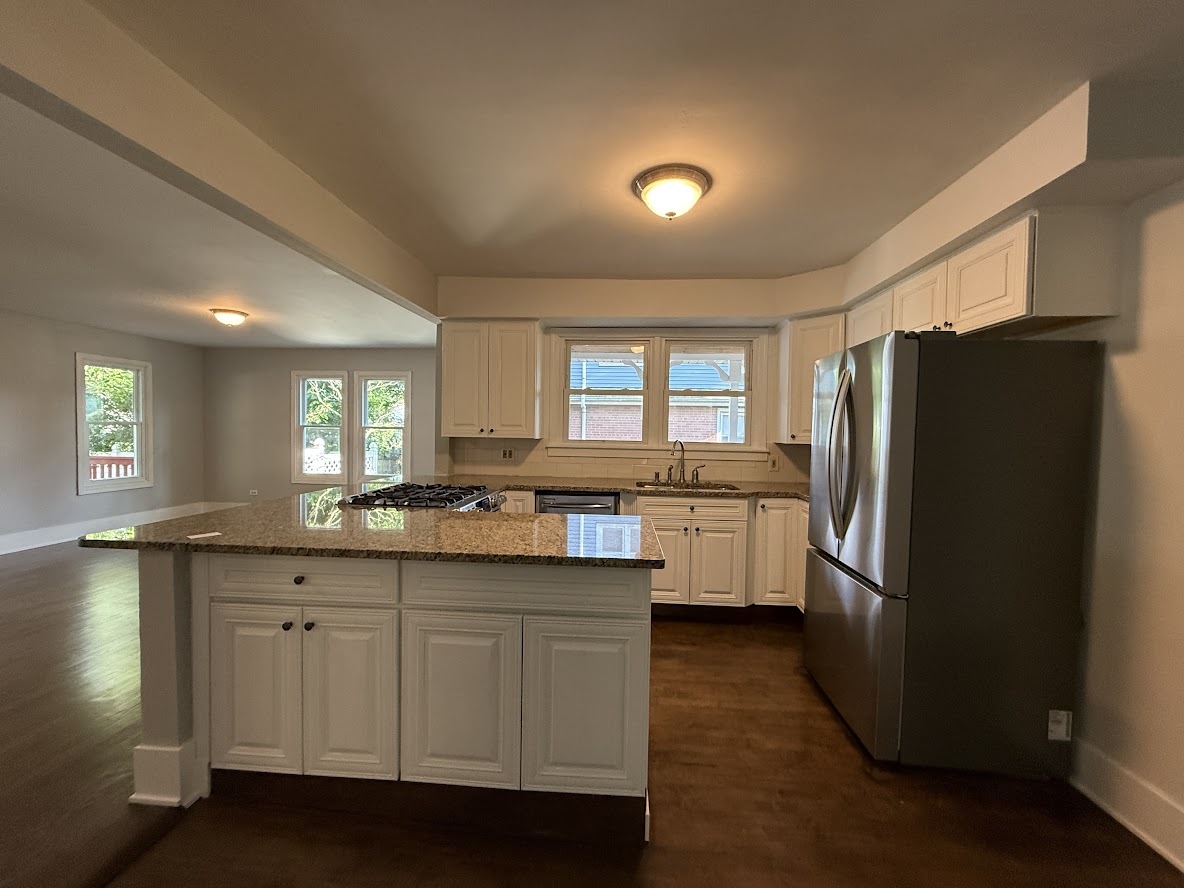 261 N Evergreen Avenue