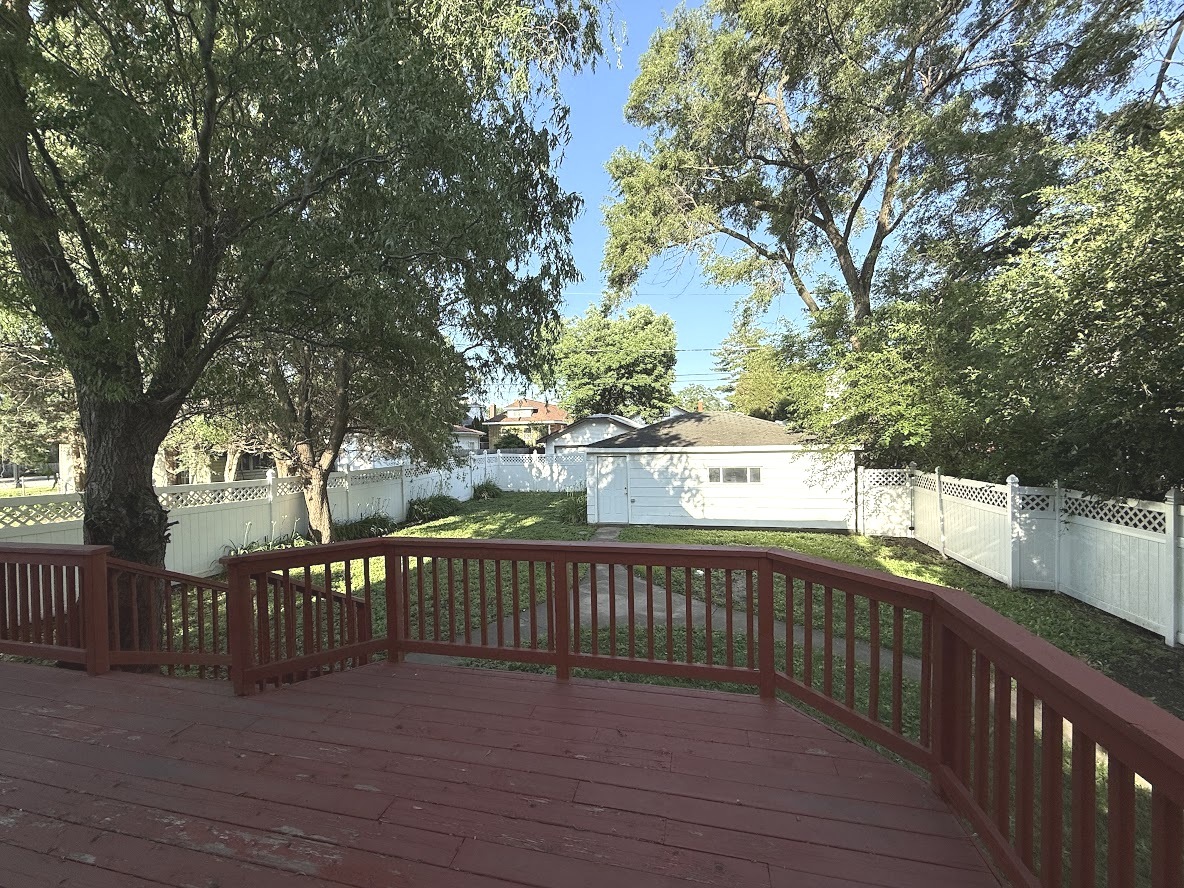 261 N Evergreen Avenue