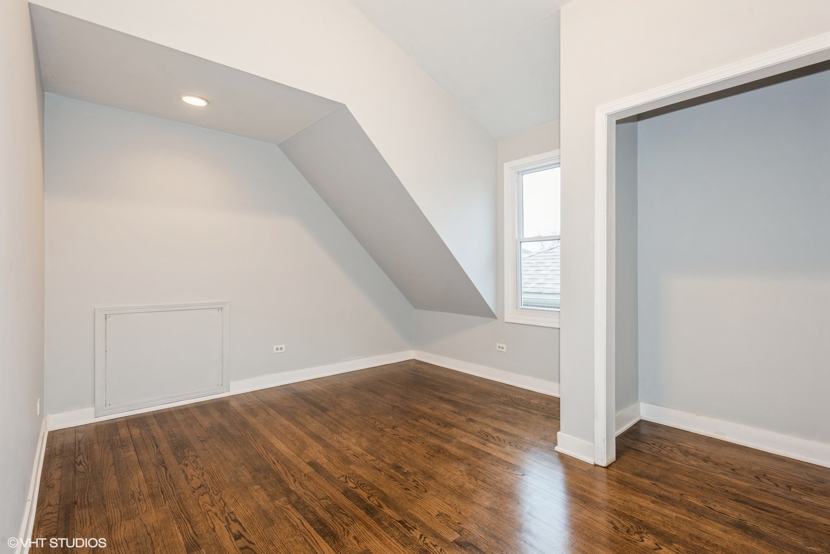 261 N Evergreen Avenue