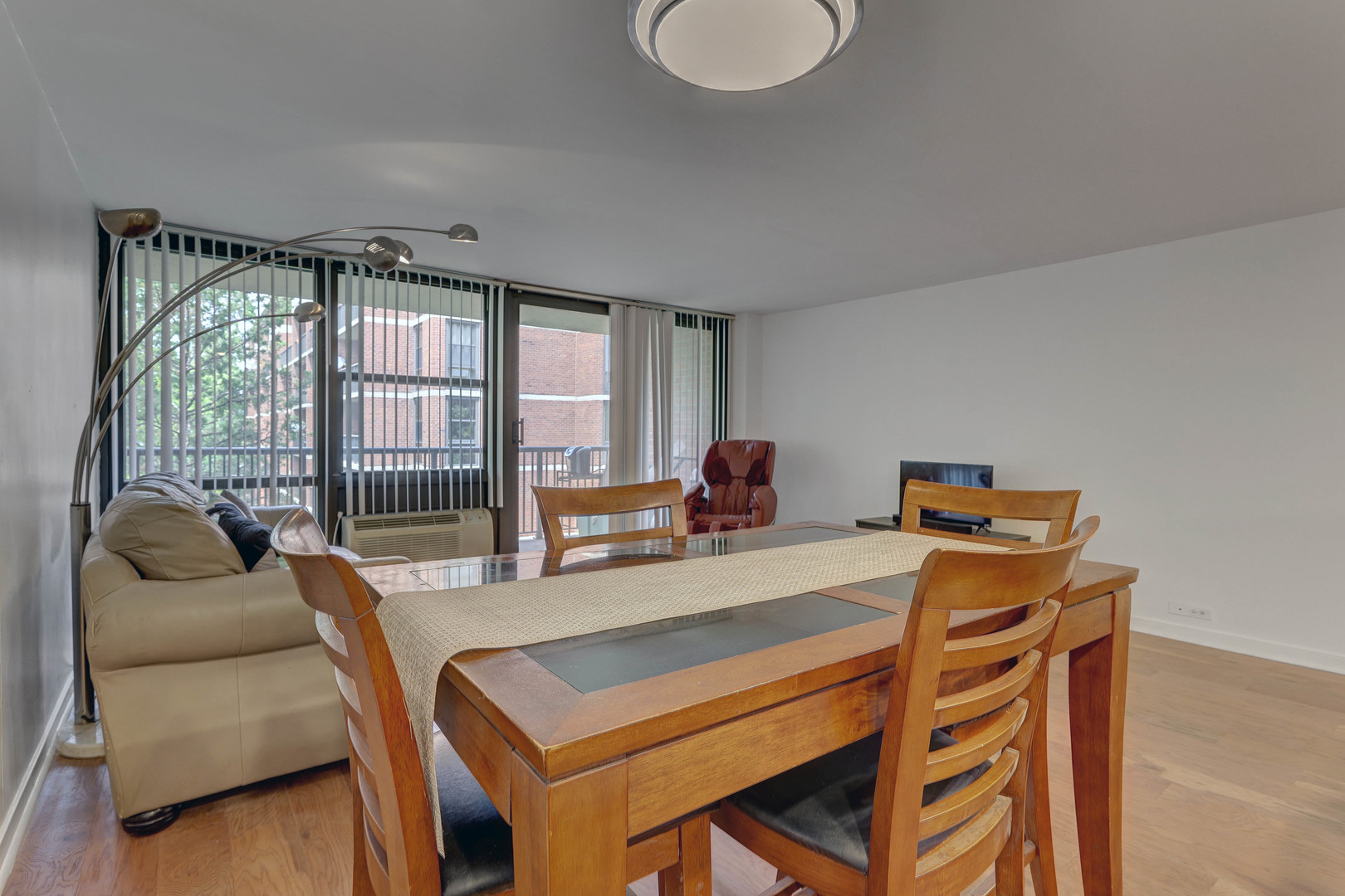 2941 S Michigan Avenue Unit: 305