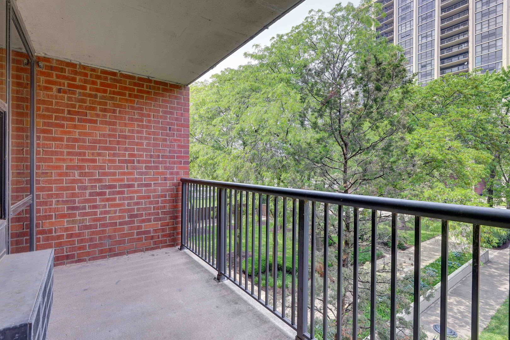 2941 S Michigan Avenue Unit: 305