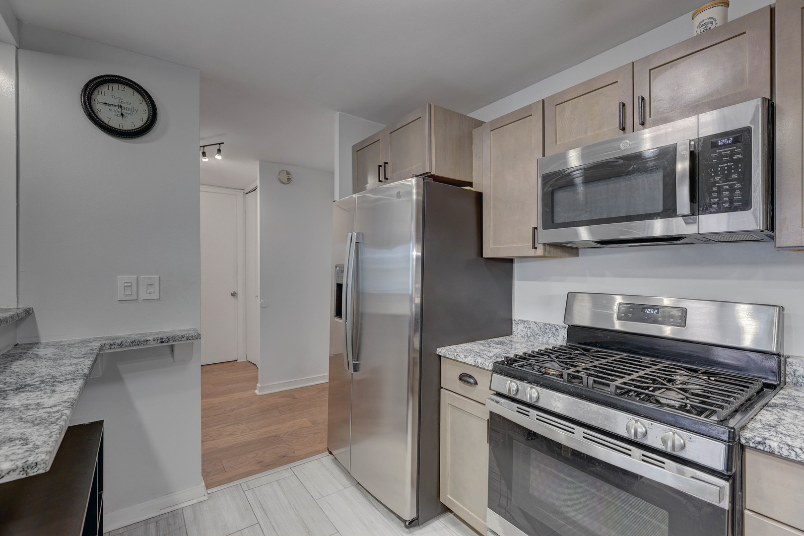 2941 S Michigan Avenue Unit: 305