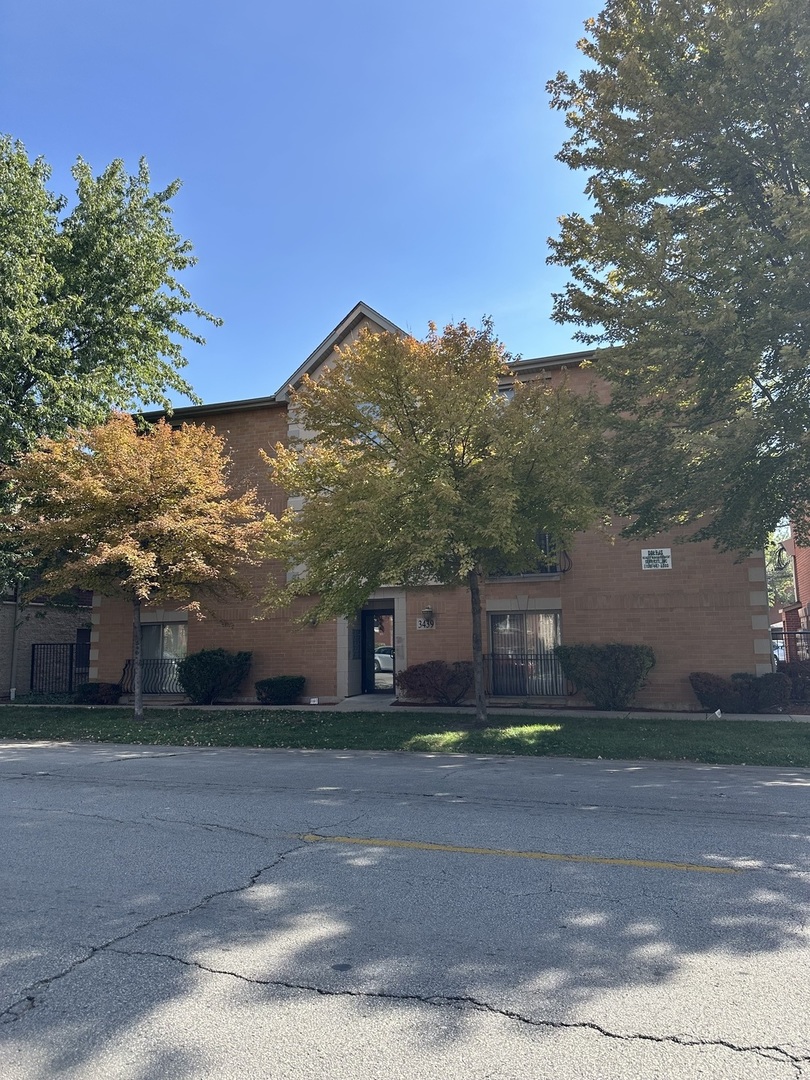 3439 Ridgeland Avenue Unit: 302