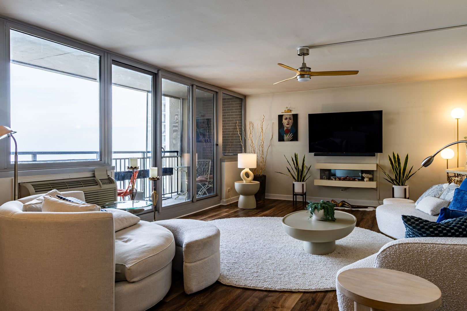 6145 N Sheridan Road Unit: 12D