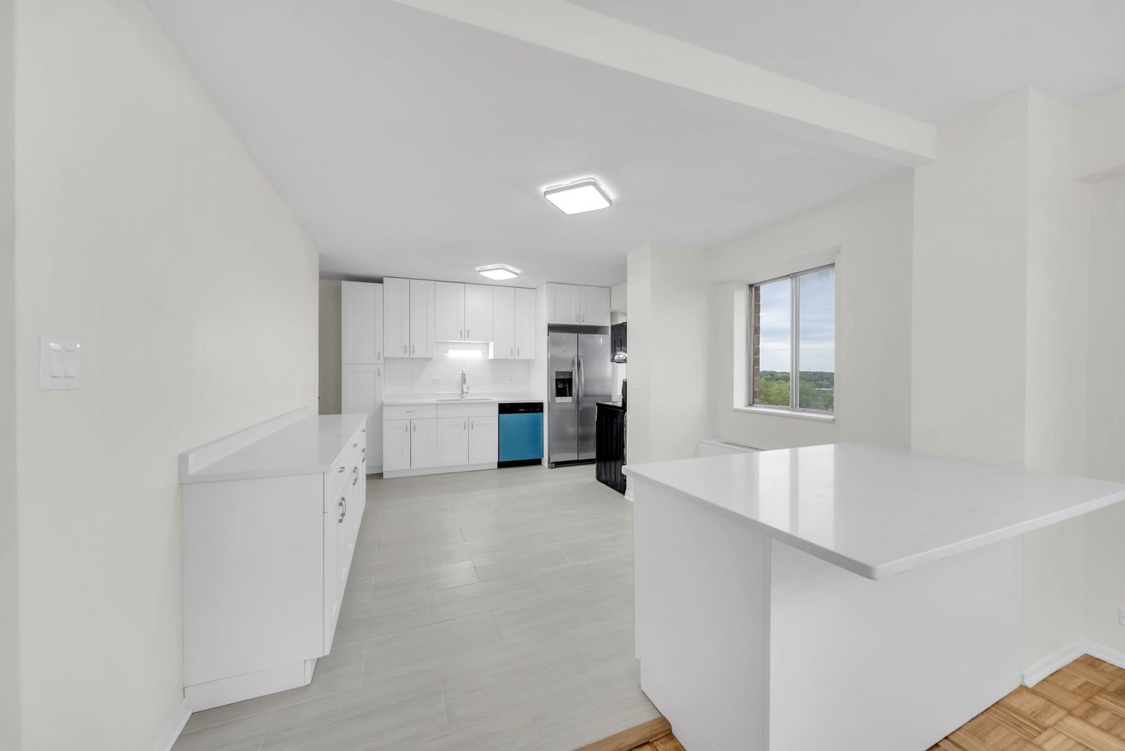 7033 N KEDZIE Avenue Unit: 815