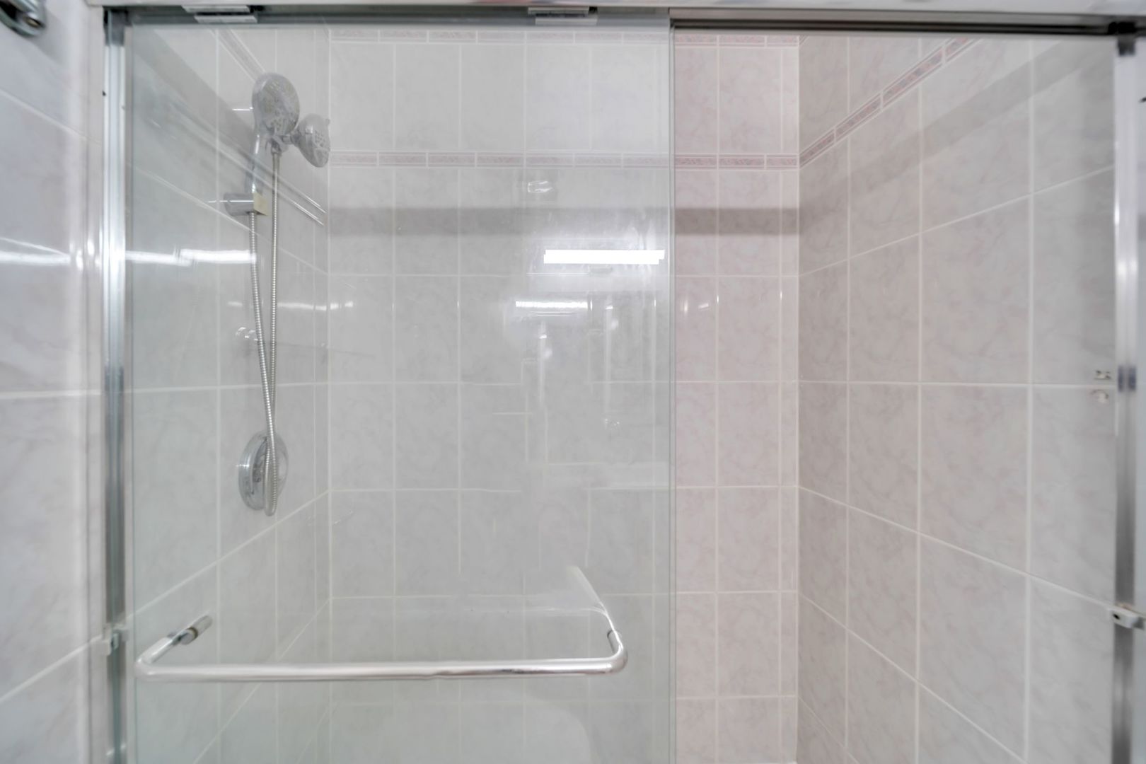 7033 N KEDZIE Avenue Unit: 815