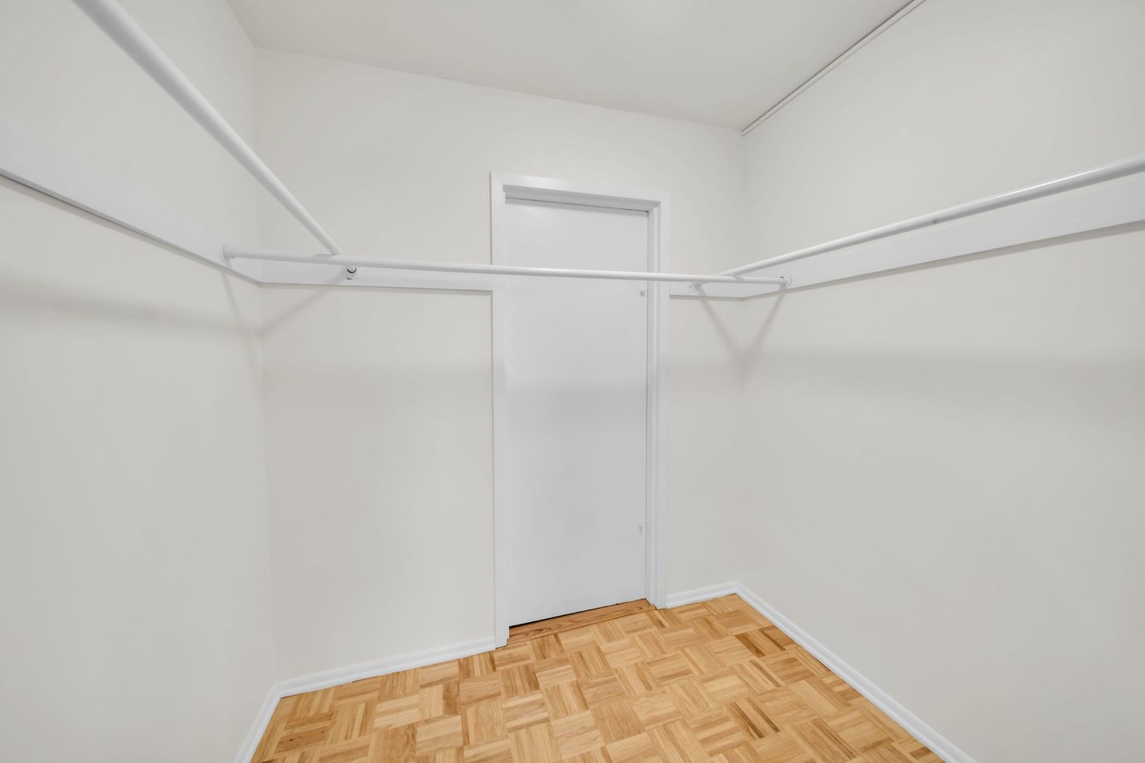 7033 N KEDZIE Avenue Unit: 815