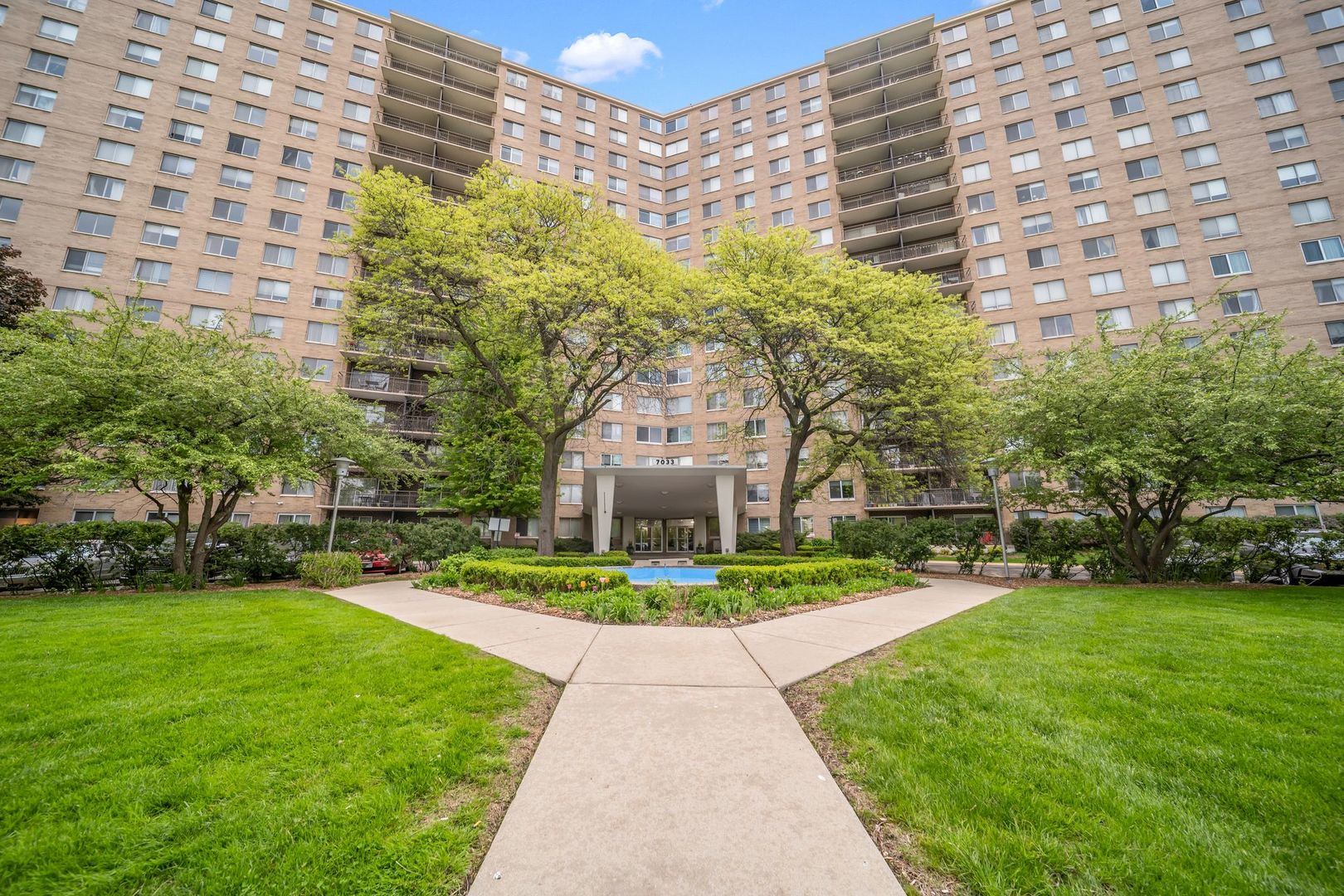7033 N KEDZIE Avenue Unit: 815